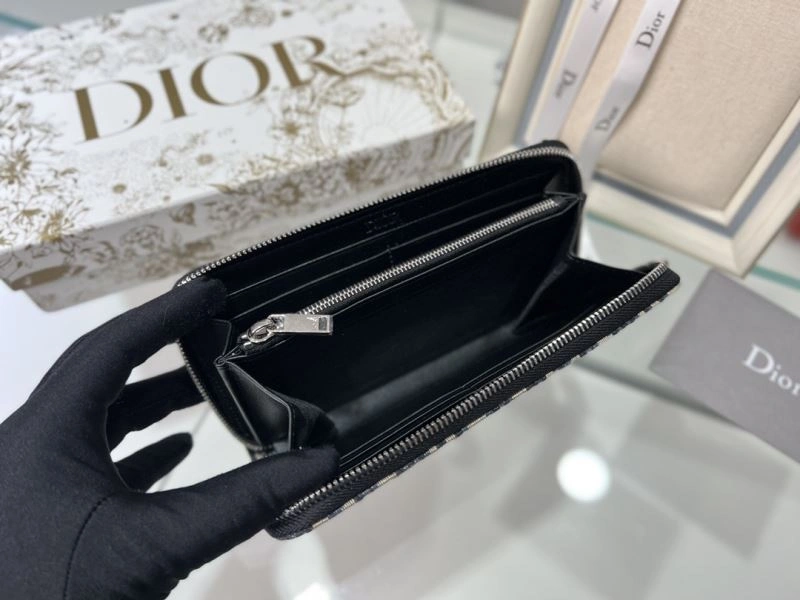 Durable Christian Dior Wallet 77000