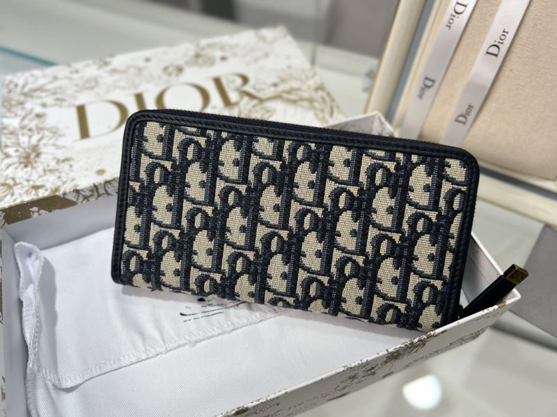 Sustainable Christian Dior Wallet 76999