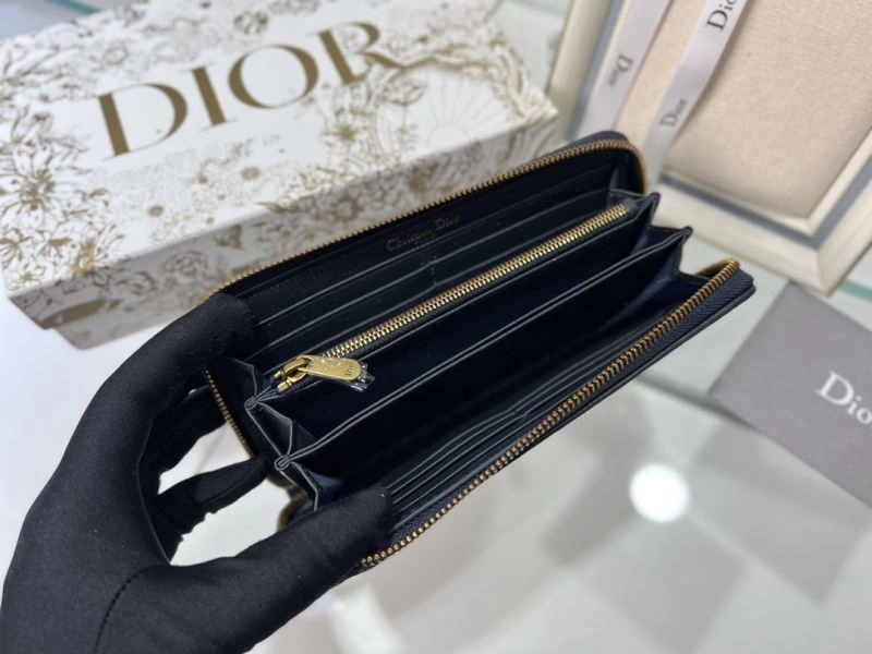 Sustainable Christian Dior Wallet 76999