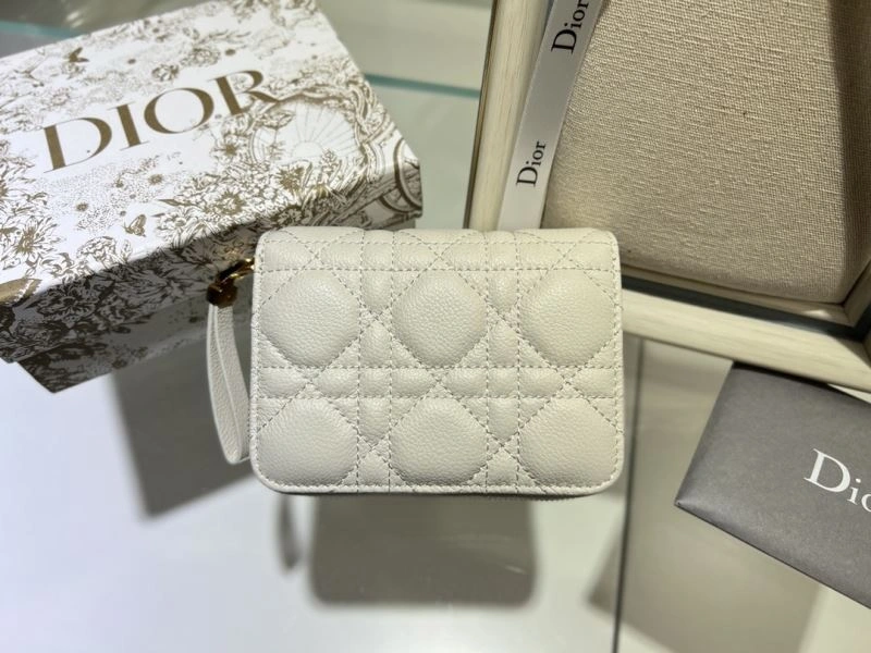 Trendsetting Christian Dior Wallet 76944