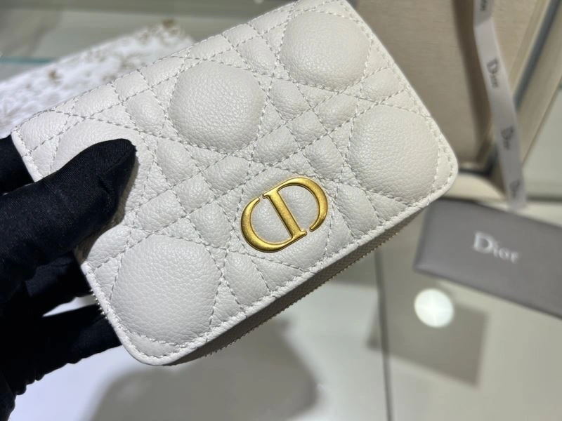 Trendsetting Christian Dior Wallet 76944