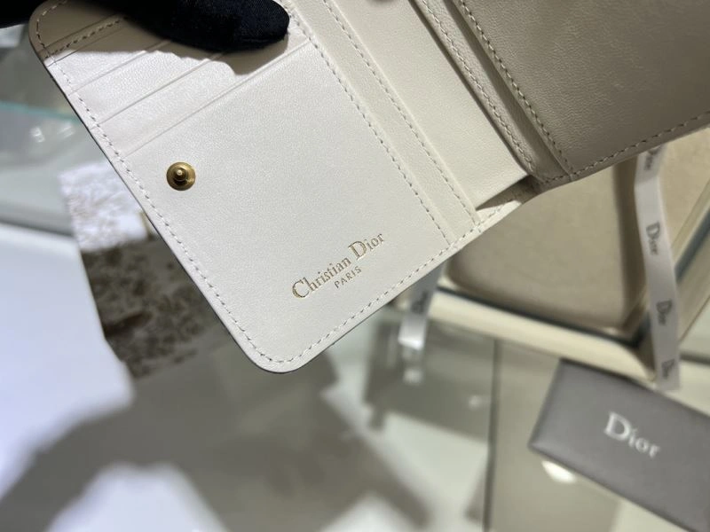 Trendsetting Christian Dior Wallet 76944