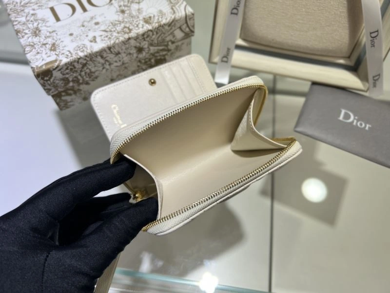 Trendsetting Christian Dior Wallet 76944