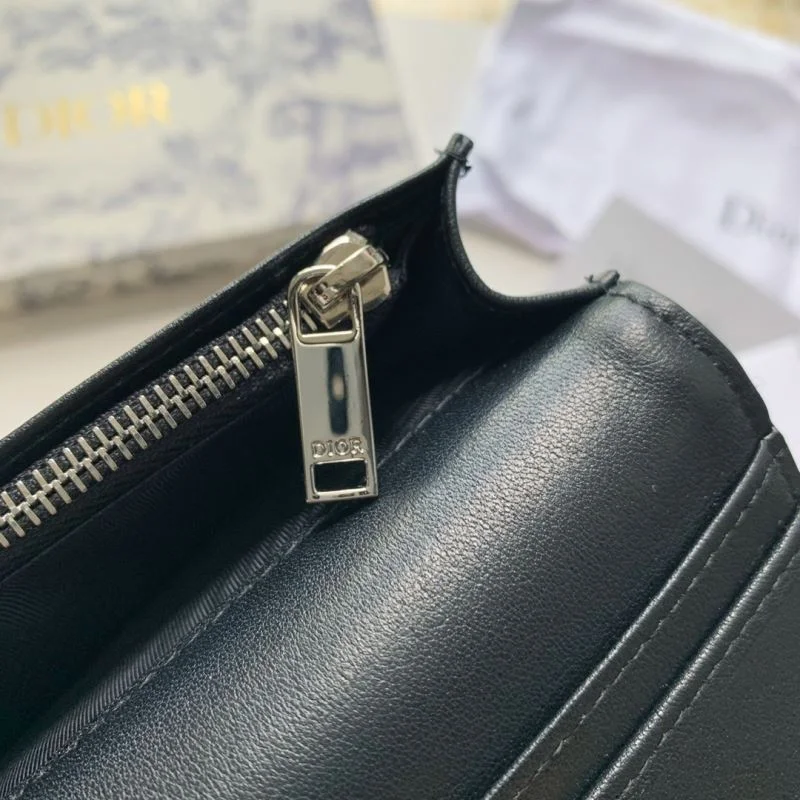 Timeless Christian Dior Wallets Purse 46722