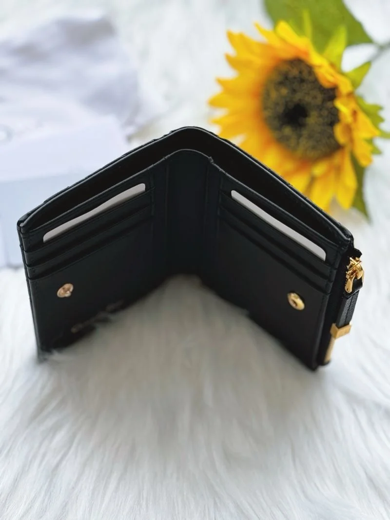 Christian Dior Wallets Purse Unique 46721