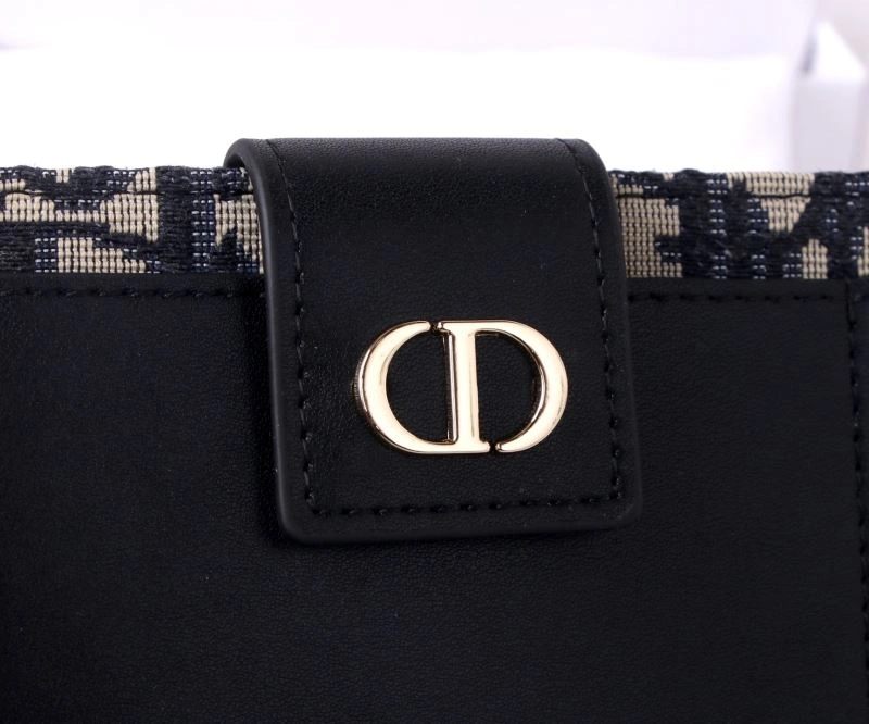 Christian Dior Wallets Purse Fashionable 88235