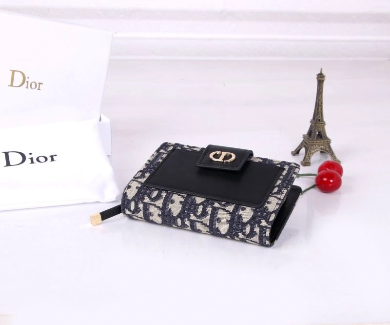 Christian Dior Wallets Purse Fashionable 88235