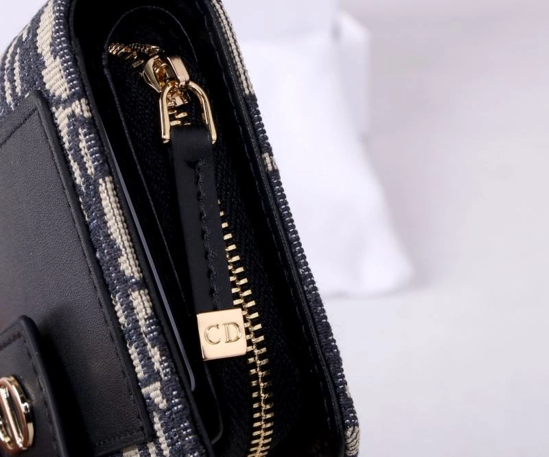 Christian Dior Wallets Purse Fashionable 88235