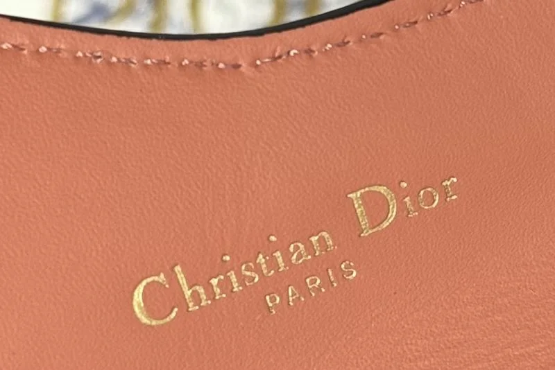 Christian Dior Wallets Purse Sleek 46002