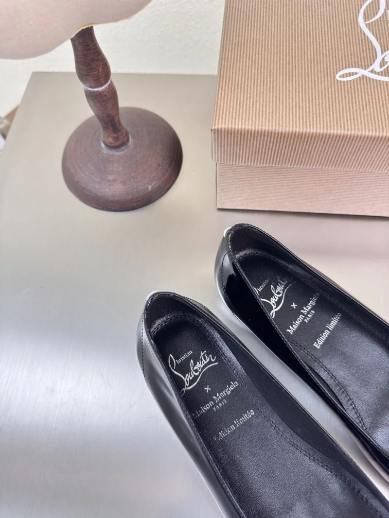 SmoothTexture Christian Louboutin Flat Shoes 22747