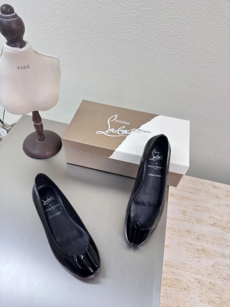 SmoothTexture Christian Louboutin Flat Shoes 22747