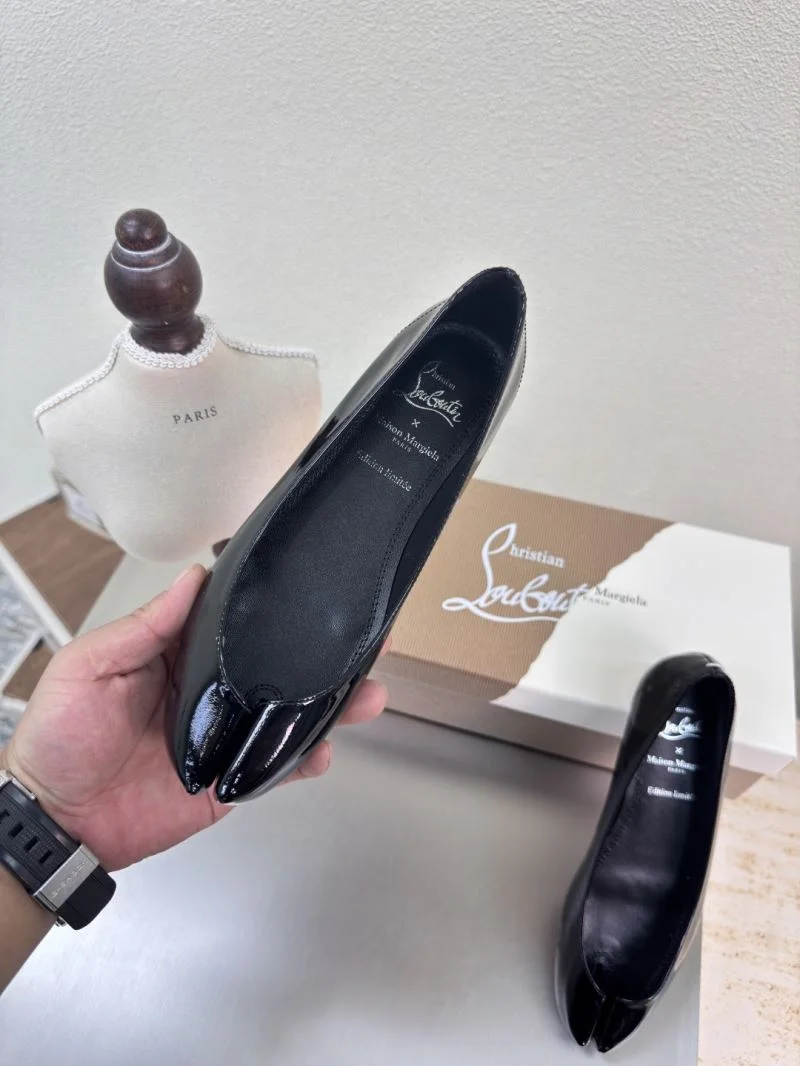 SmoothTexture Christian Louboutin Flat Shoes 22747