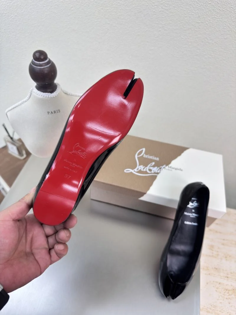 SmoothTexture Christian Louboutin Flat Shoes 22747