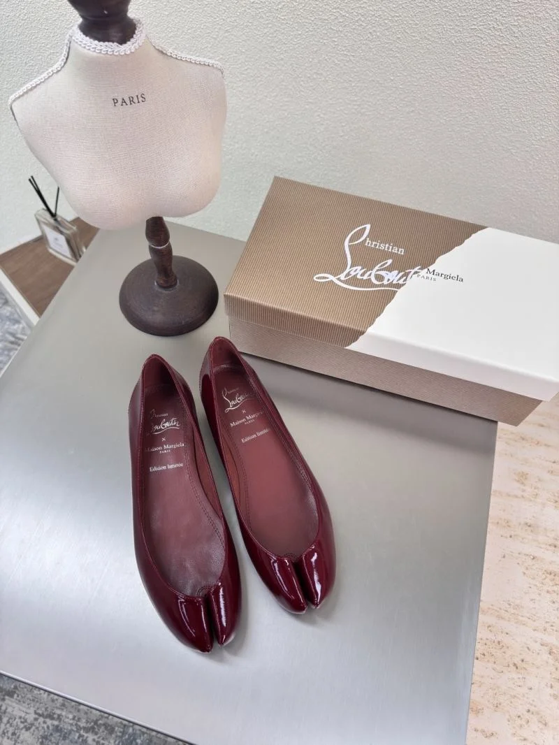 OnTrend Christian Louboutin Flat Shoes 22742