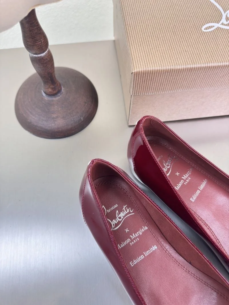 OnTrend Christian Louboutin Flat Shoes 22742