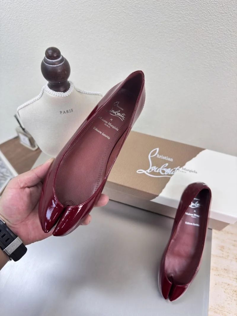 OnTrend Christian Louboutin Flat Shoes 22742