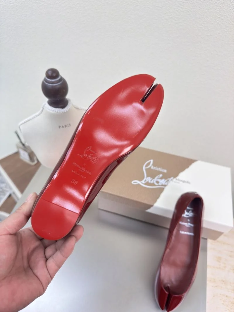 OnTrend Christian Louboutin Flat Shoes 22742