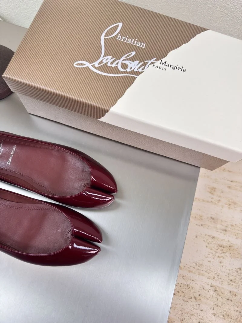 OnTrend Christian Louboutin Flat Shoes 22742