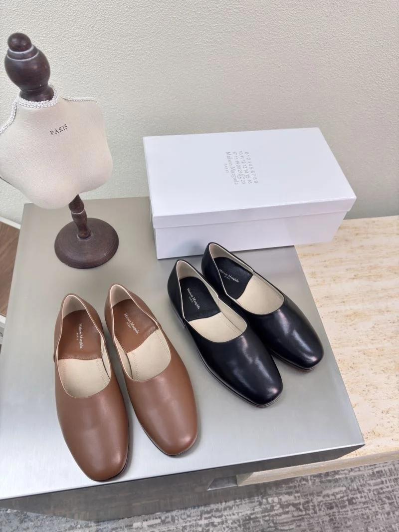 FastDry Christian Louboutin Flat Shoes 22745