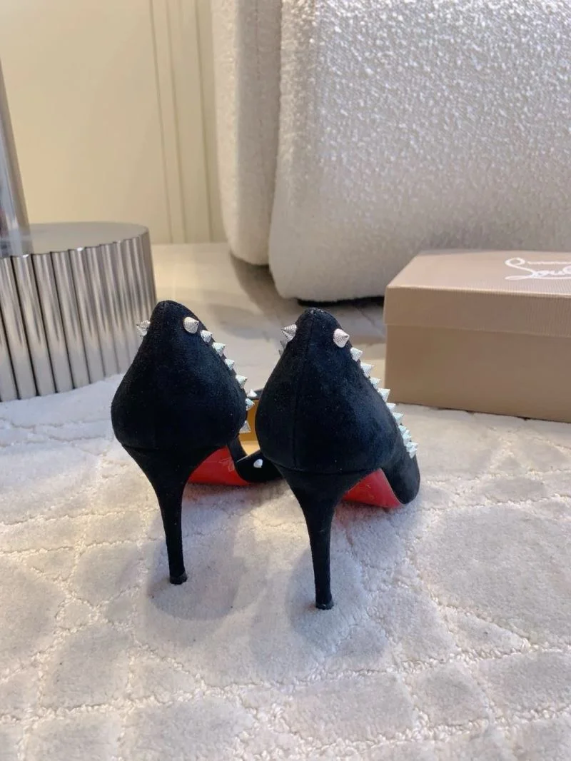 WellDesigned Christian Louboutin Heeled Shoes 22804