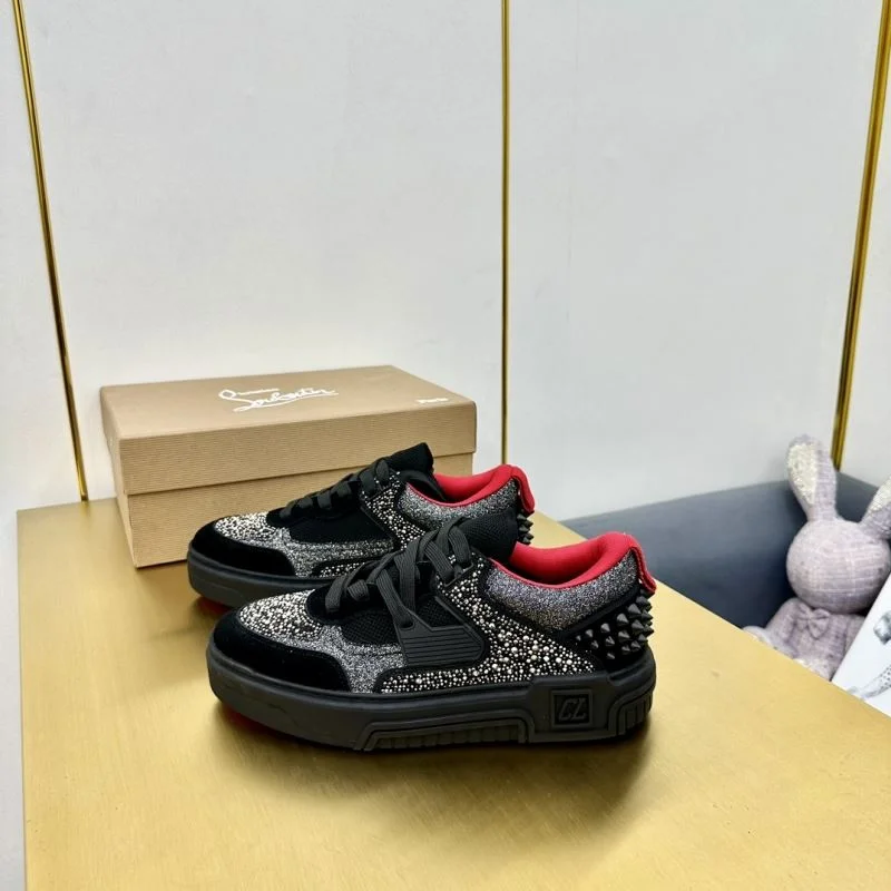 Christian Louboutin Low Shoes EyeCatching 22781