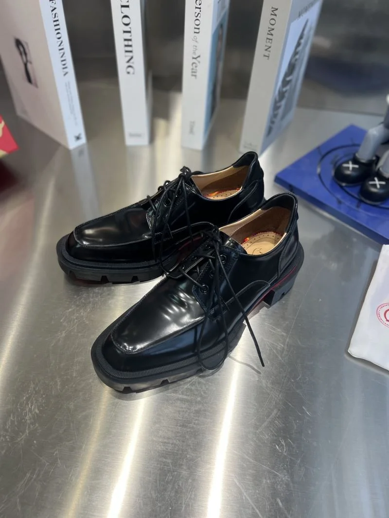 StreetReady Christian Louboutin Low Shoes 22681
