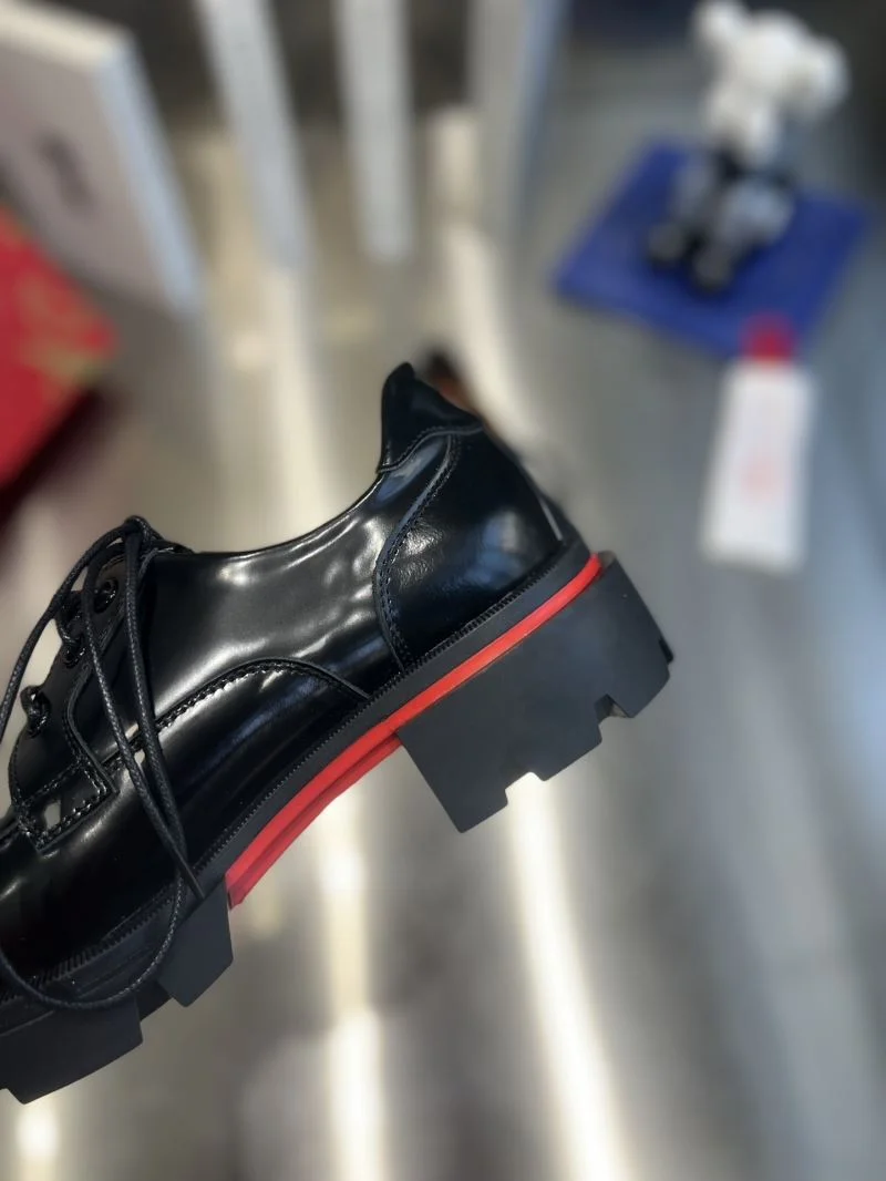 StreetReady Christian Louboutin Low Shoes 22681
