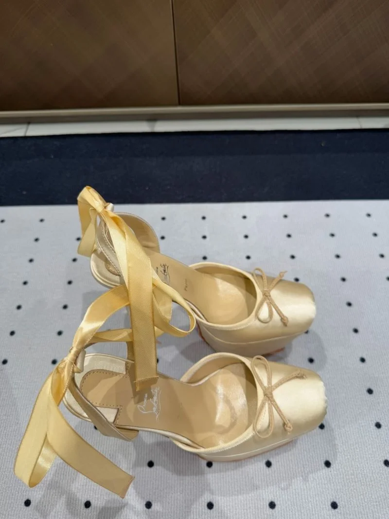 Christian Louboutin Sandals Flexible 22603