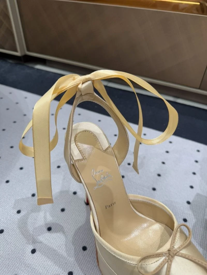 Christian Louboutin Sandals Flexible 22603