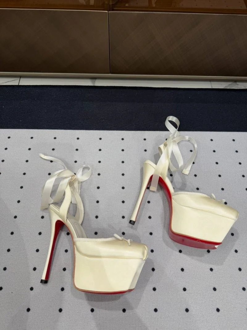 Efficient Christian Louboutin Sandals 22597