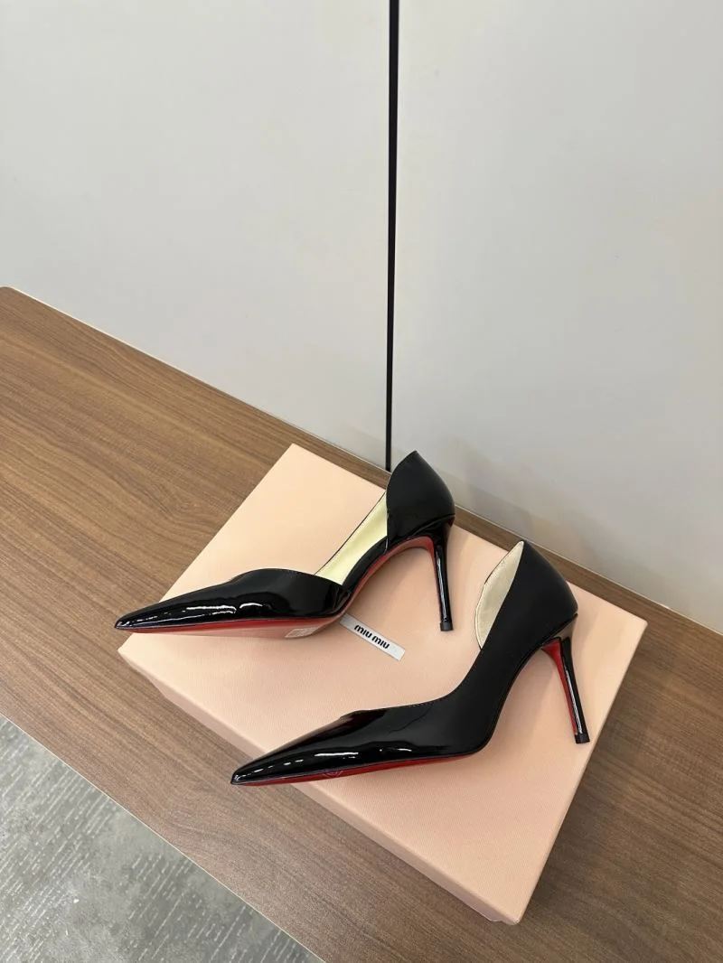 Versatile Christian Louboutin Sandals 22587