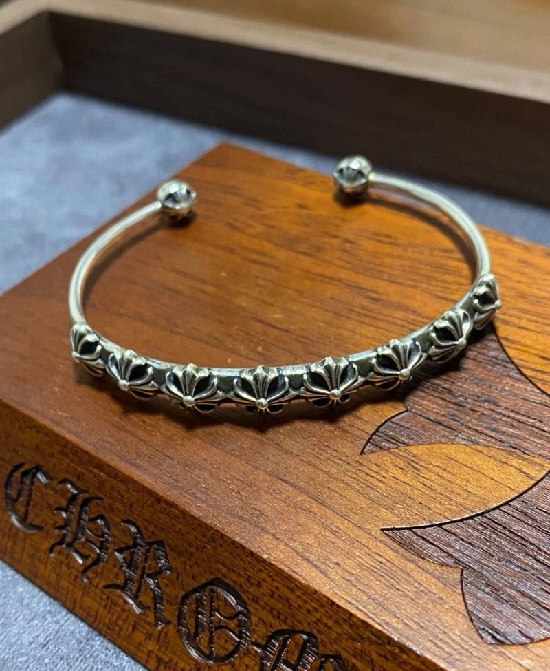 Cozy Chrome Hearts Bracelets 240366