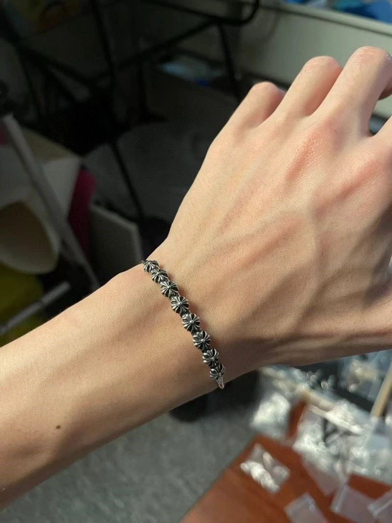 Cozy Chrome Hearts Bracelets 240366