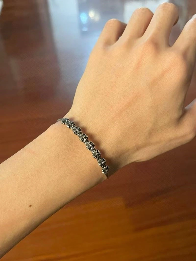 Cozy Chrome Hearts Bracelets 240366