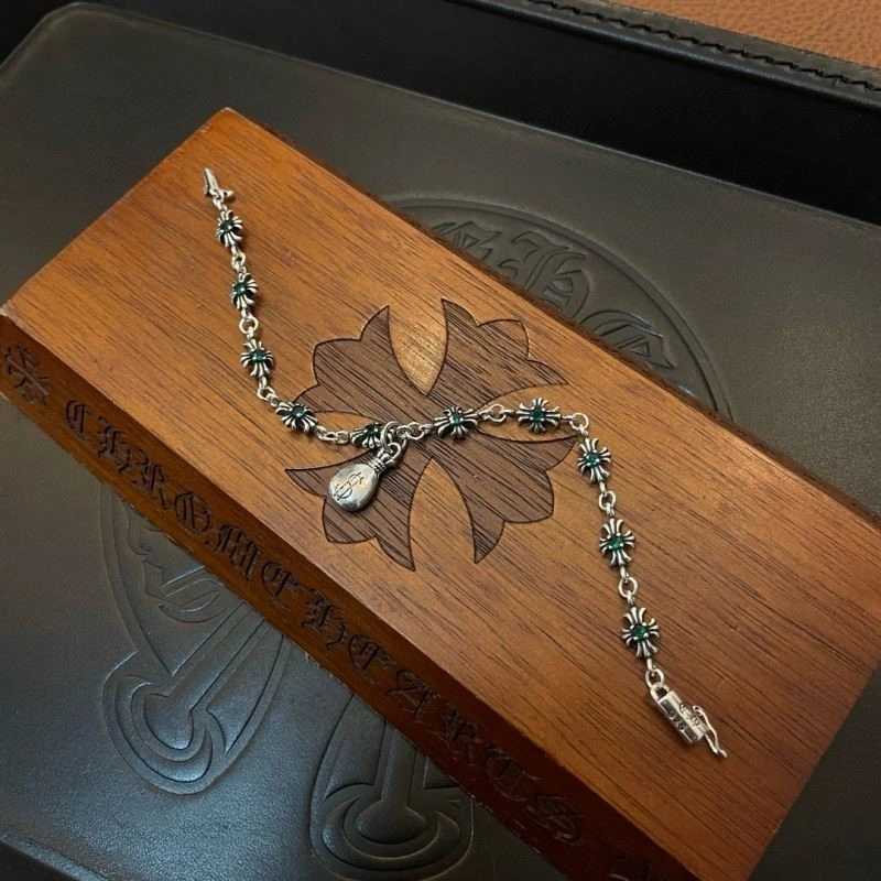 Thermal Chrome Hearts Bracelets 240288