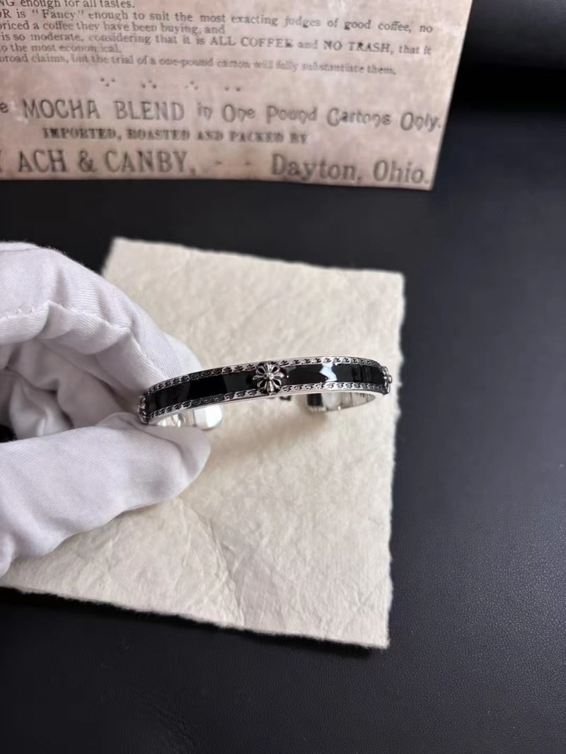 Fashionable Chrome Hearts Bracelets 237196