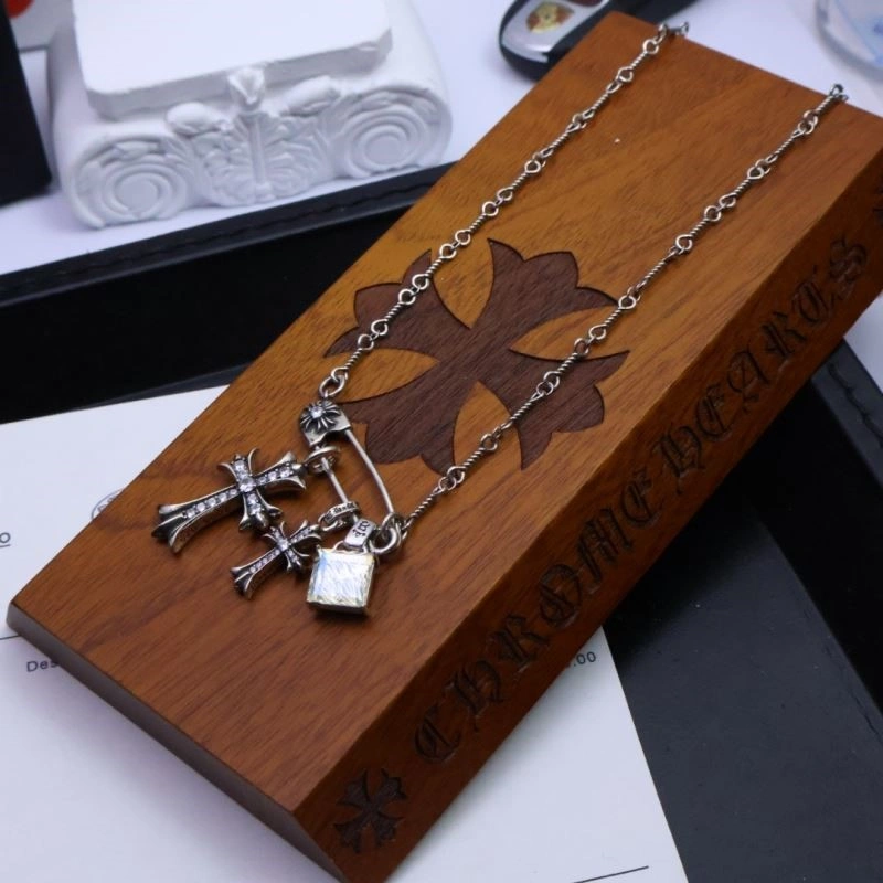 SmoothTexture Chrome Hearts Brooches 239665