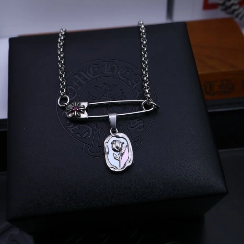 UrbanChic Chrome Hearts Brooches 238842