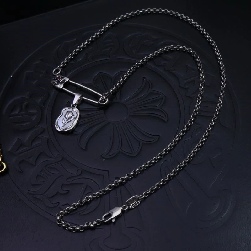 UrbanChic Chrome Hearts Brooches 238842