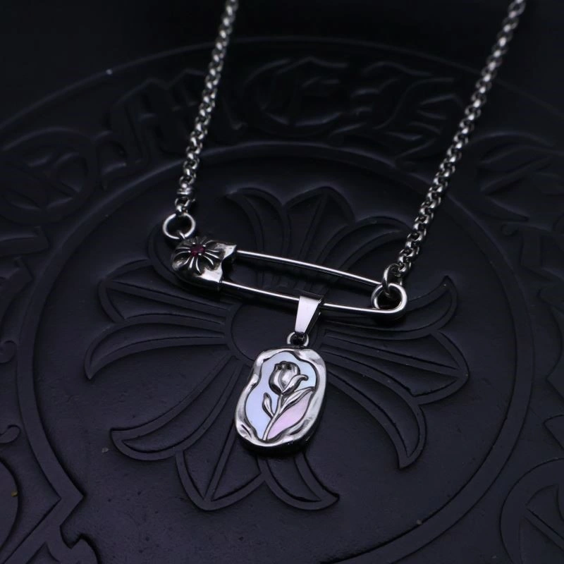 UrbanChic Chrome Hearts Brooches 238842
