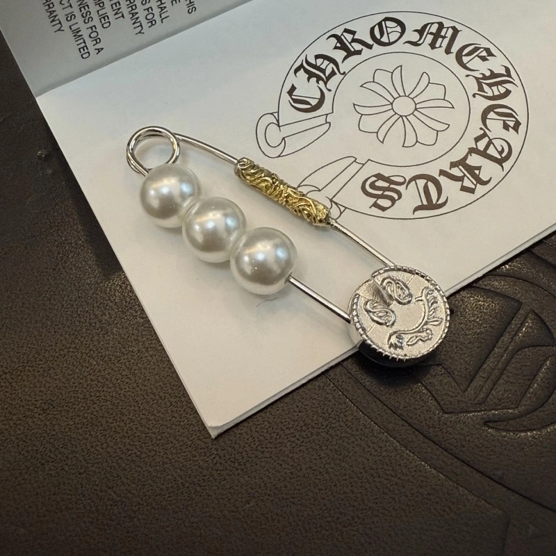 Bold Chrome Hearts Brooches 237070