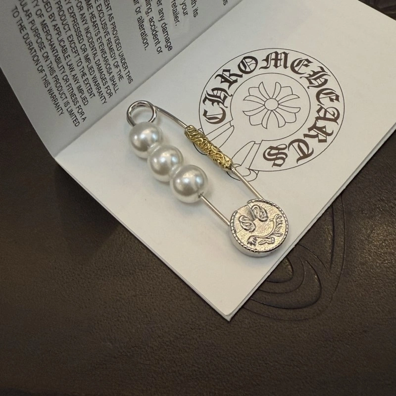 Bold Chrome Hearts Brooches 237070