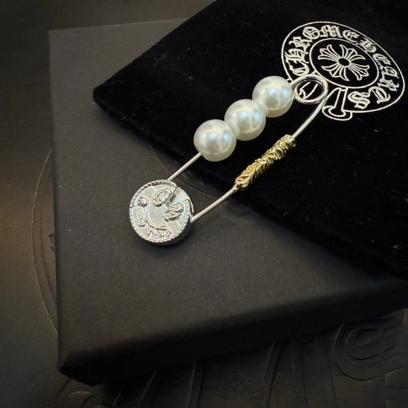 Bold Chrome Hearts Brooches 237070