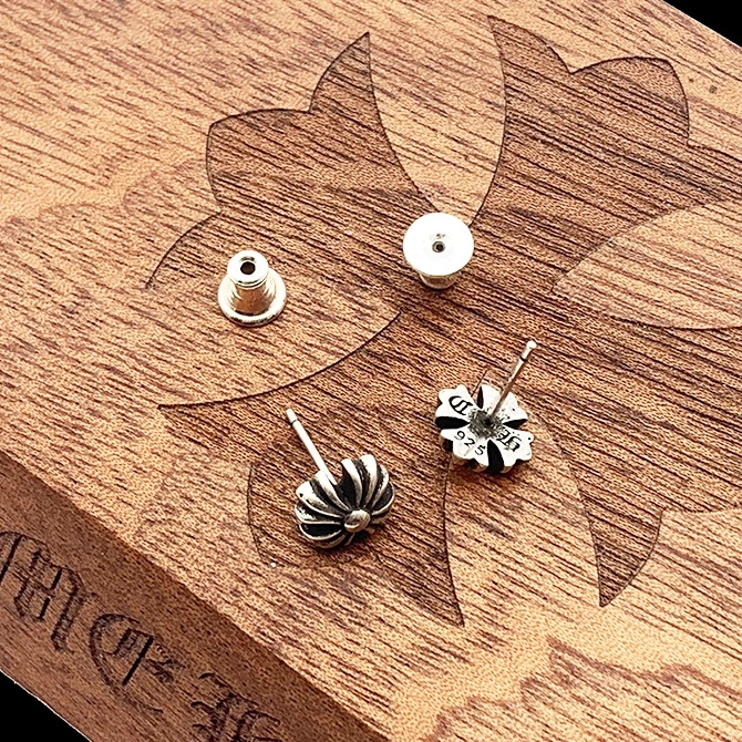 RelaxedFit Chrome Hearts Earrings 240737