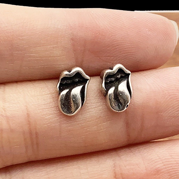 Lightweight Chrome Hearts Earrings 240728