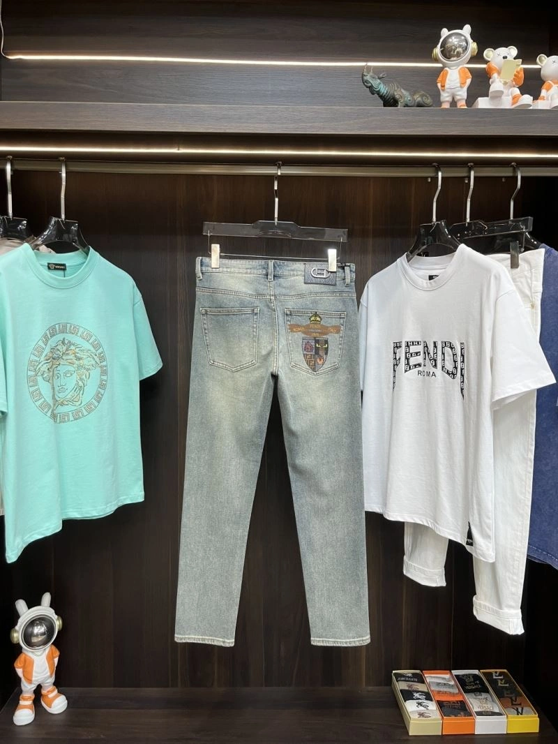 EyeCatching Chrome Hearts Jeans 118565