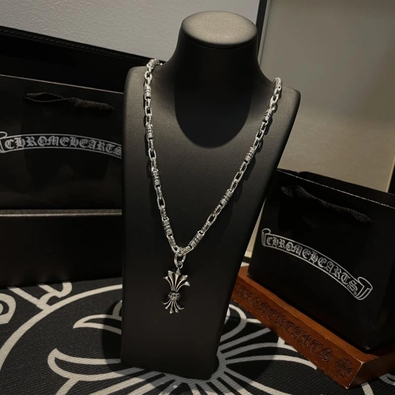 Sleek Chrome Hearts Necklaces 242147