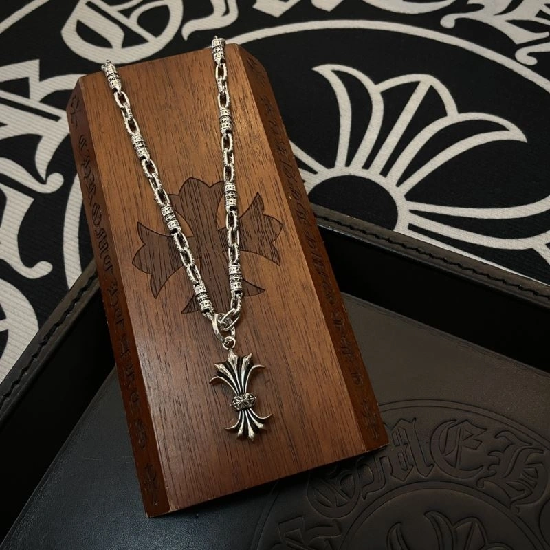 Sleek Chrome Hearts Necklaces 242147