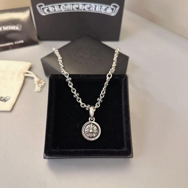 Fashionable Chrome Hearts Necklaces 242040