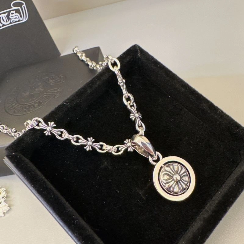 Fashionable Chrome Hearts Necklaces 242040